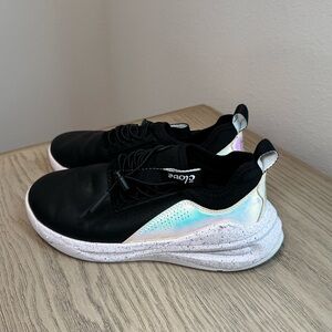 Clove Black Holographic Size 6